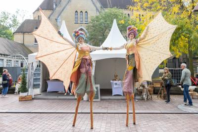 Veel zon en veel bloemetjes om de shoppers gelukkig te maken. Yep, het was een topdag in Genk!